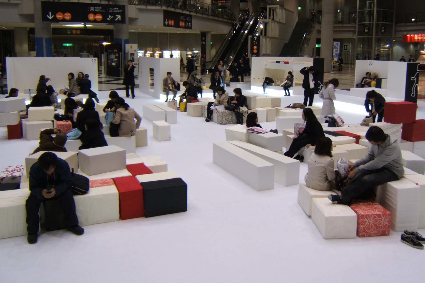 JAPANTEX｜展示会ブースデザイン装飾｜スーパーペンギン｜インテリア系展示会