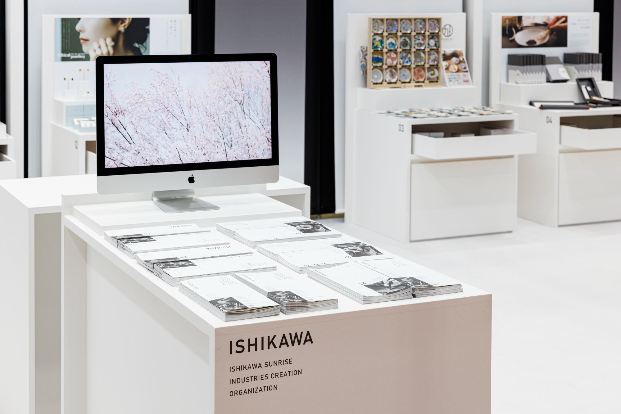 ギフトショー｜展示会ブースデザイン装飾｜ISOT国際文具紙製品展｜インテリアライフスタイル展｜スーパーペンギン｜地方創生｜自治体販促支援